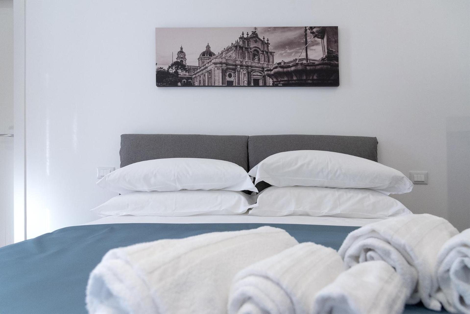 Civicocento Charming Rooms Катания Экстерьер фото